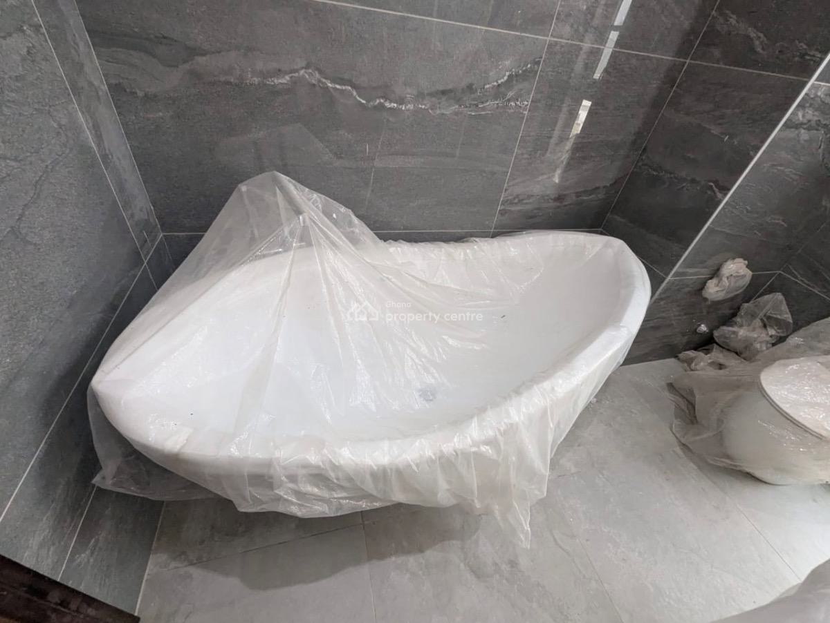 3 Bedrooms at Tse Addo Roundabout, Roundabout, Tse Addo, Accra, Apartment for Rent