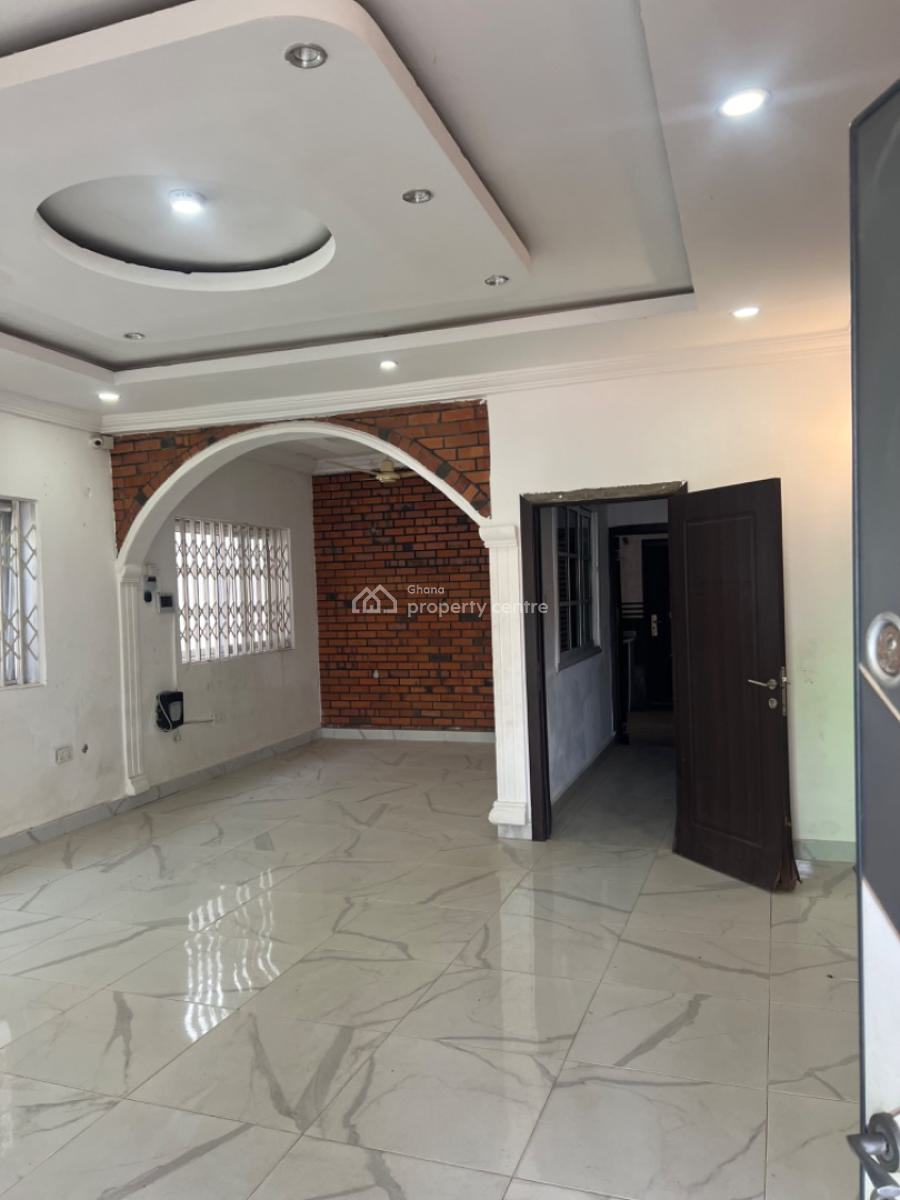 an Executive 4 Bedroom House with 5 Washrooms with Swimming Pool, West Hills Road, Ga South Municipal, Accra, House for Sale