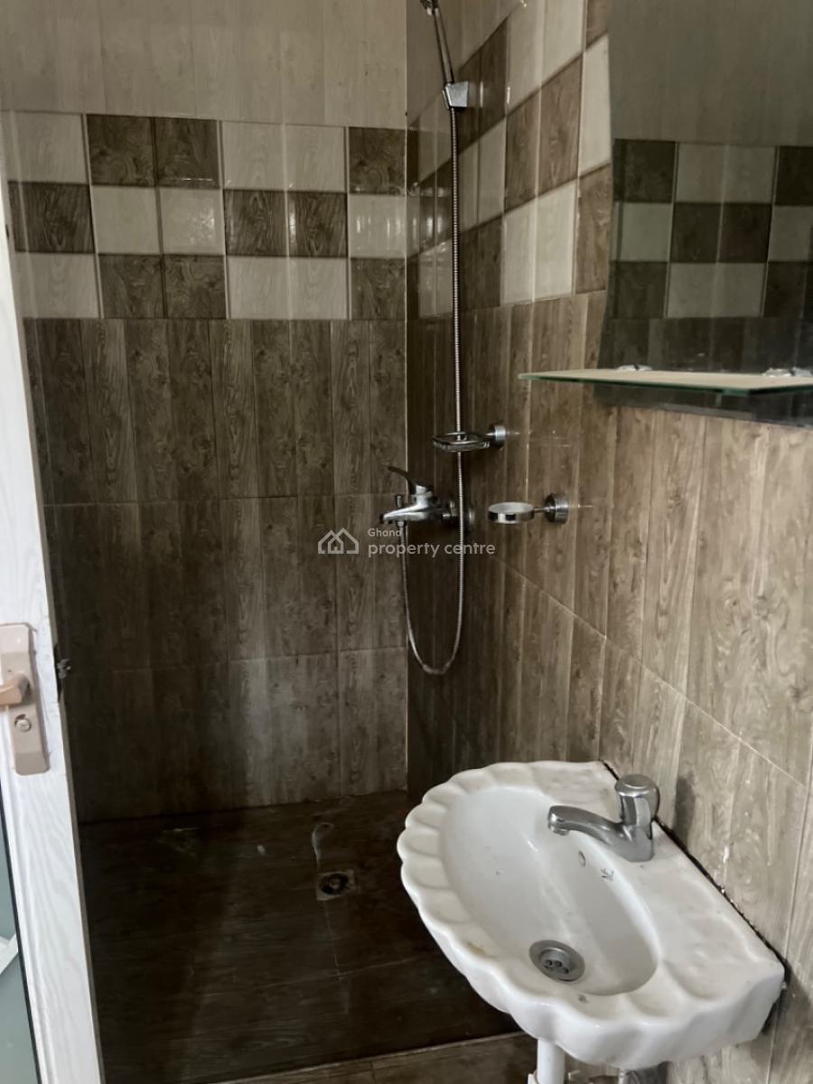 an Executive 4 Bedroom House with 5 Washrooms with Swimming Pool, West Hills Road, Ga South Municipal, Accra, House for Sale