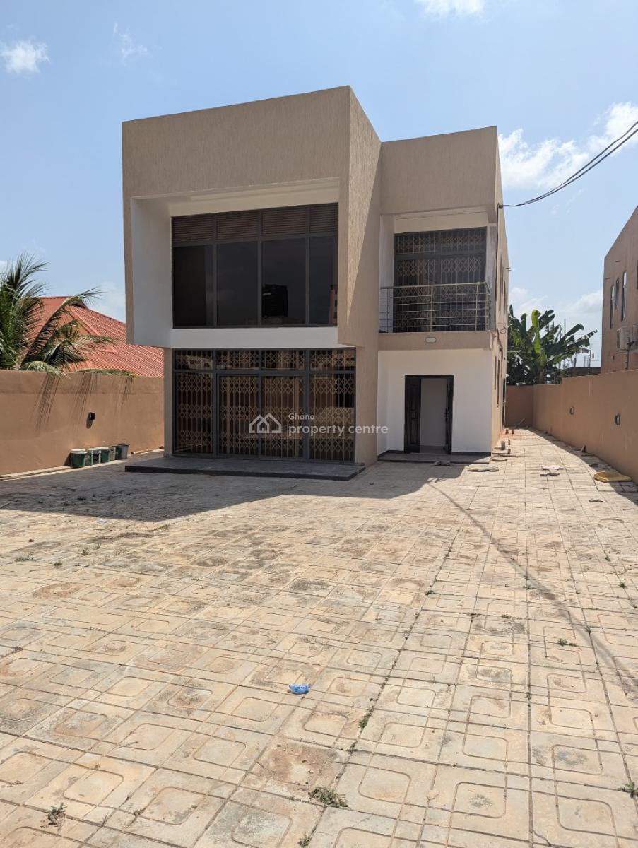 Executive 4 Bedrooms House, Oyarifa, Oyarifa, La Nkwantanang Madina Municipal, Accra, Townhouse for Sale