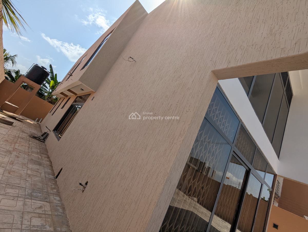 Executive 4 Bedrooms House, Oyarifa, Oyarifa, La Nkwantanang Madina Municipal, Accra, Townhouse for Sale