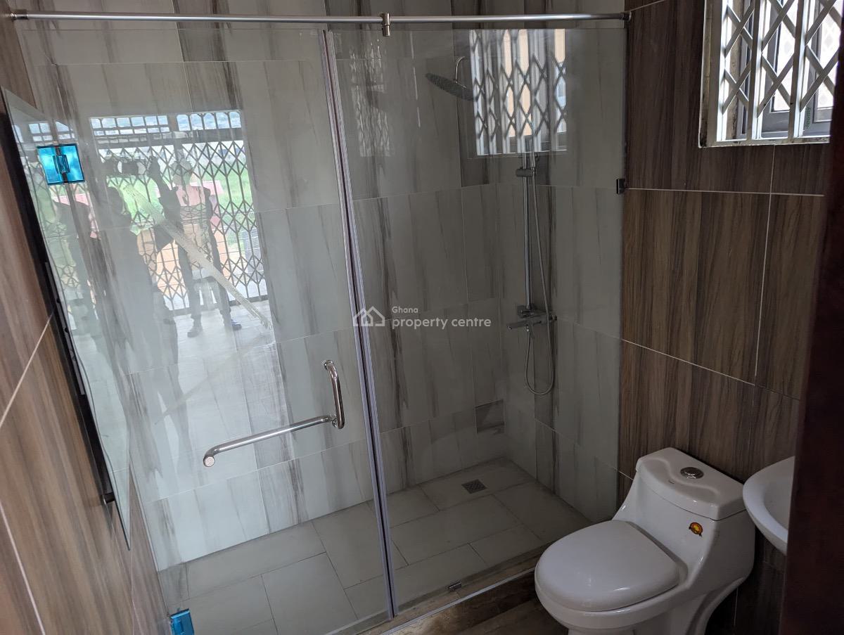 Executive 4 Bedrooms House, Oyarifa, Oyarifa, La Nkwantanang Madina Municipal, Accra, Townhouse for Sale