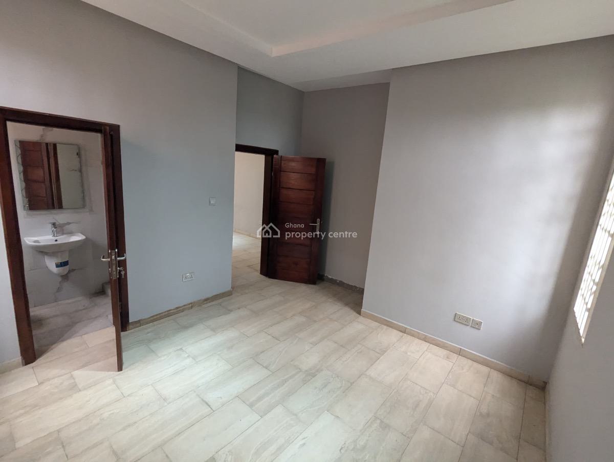 Executive 4 Bedrooms House, Oyarifa, Oyarifa, La Nkwantanang Madina Municipal, Accra, Townhouse for Sale