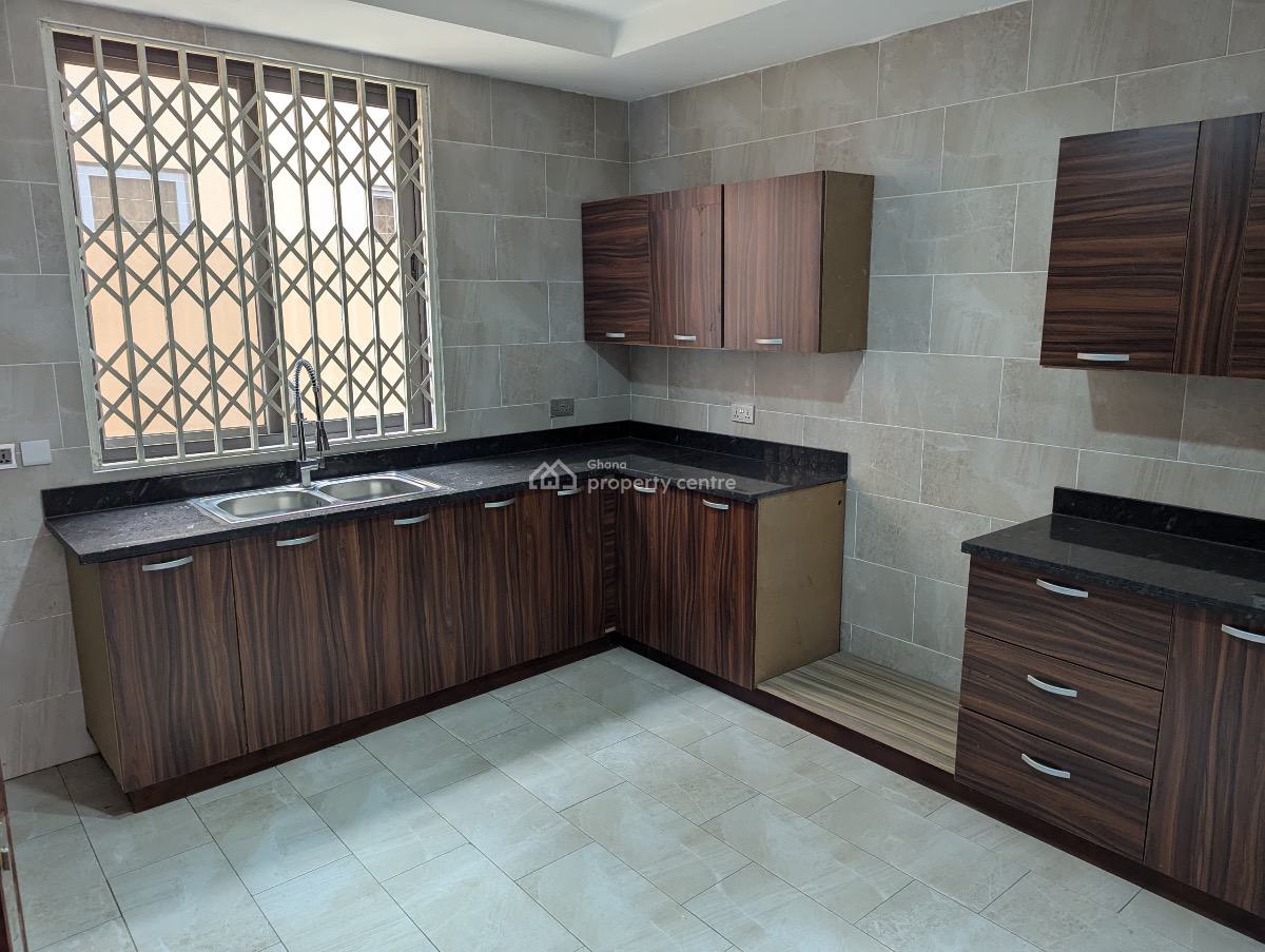 Executive 4 Bedrooms House, Oyarifa, Oyarifa, La Nkwantanang Madina Municipal, Accra, Townhouse for Sale