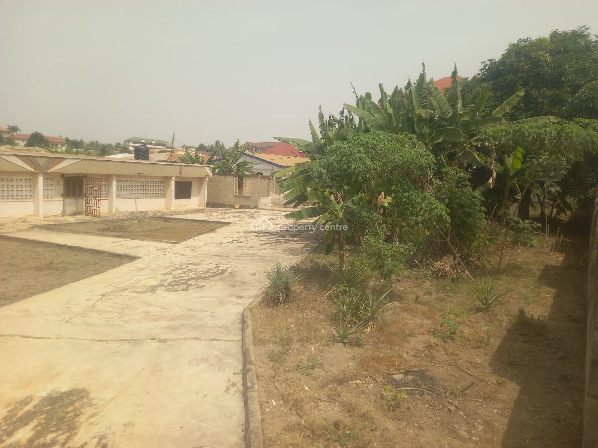 5 Bedrooms, Kentinkrono, Near Knust, Tech Junction., Kumasi Metropolitan, Ashanti, House for Sale