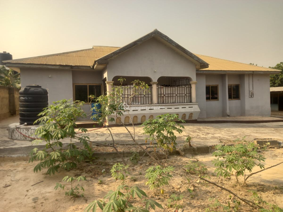 5 Bedrooms   ( Plot Size 100 X 100), Fawoade Bampenase, Near Meduma Pankrono, Kumasi Metropolitan, Ashanti, House for Sale