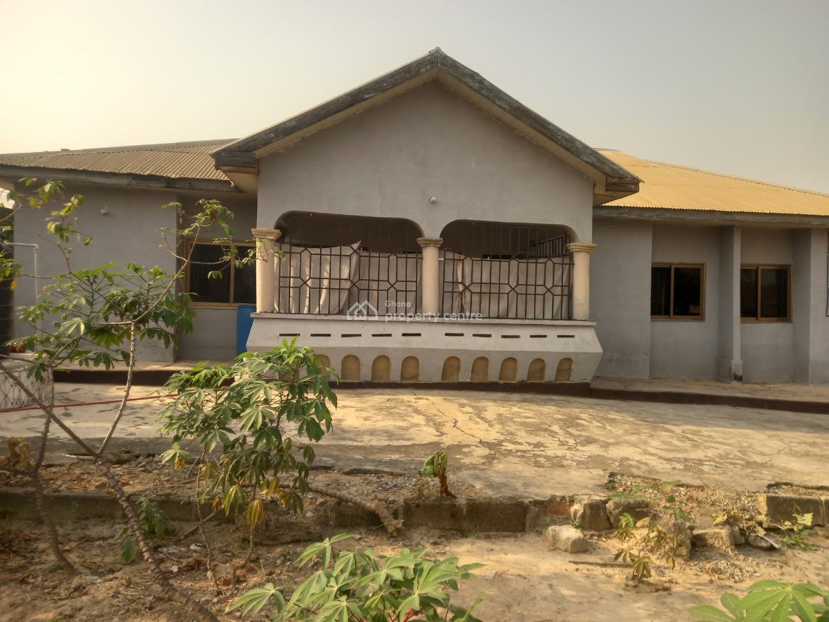 5 Bedrooms   ( Plot Size 100 X 100), Fawoade Bampenase, Near Meduma Pankrono, Kumasi Metropolitan, Ashanti, House for Sale