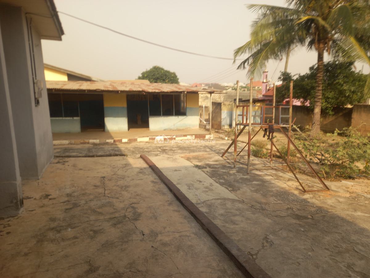 5 Bedrooms   ( Plot Size 100 X 100), Fawoade Bampenase, Near Meduma Pankrono, Kumasi Metropolitan, Ashanti, House for Sale