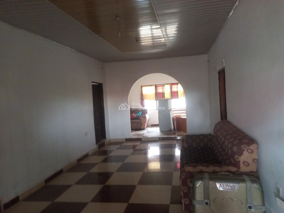 5 Bedrooms   ( Plot Size 100 X 100), Fawoade Bampenase, Near Meduma Pankrono, Kumasi Metropolitan, Ashanti, House for Sale