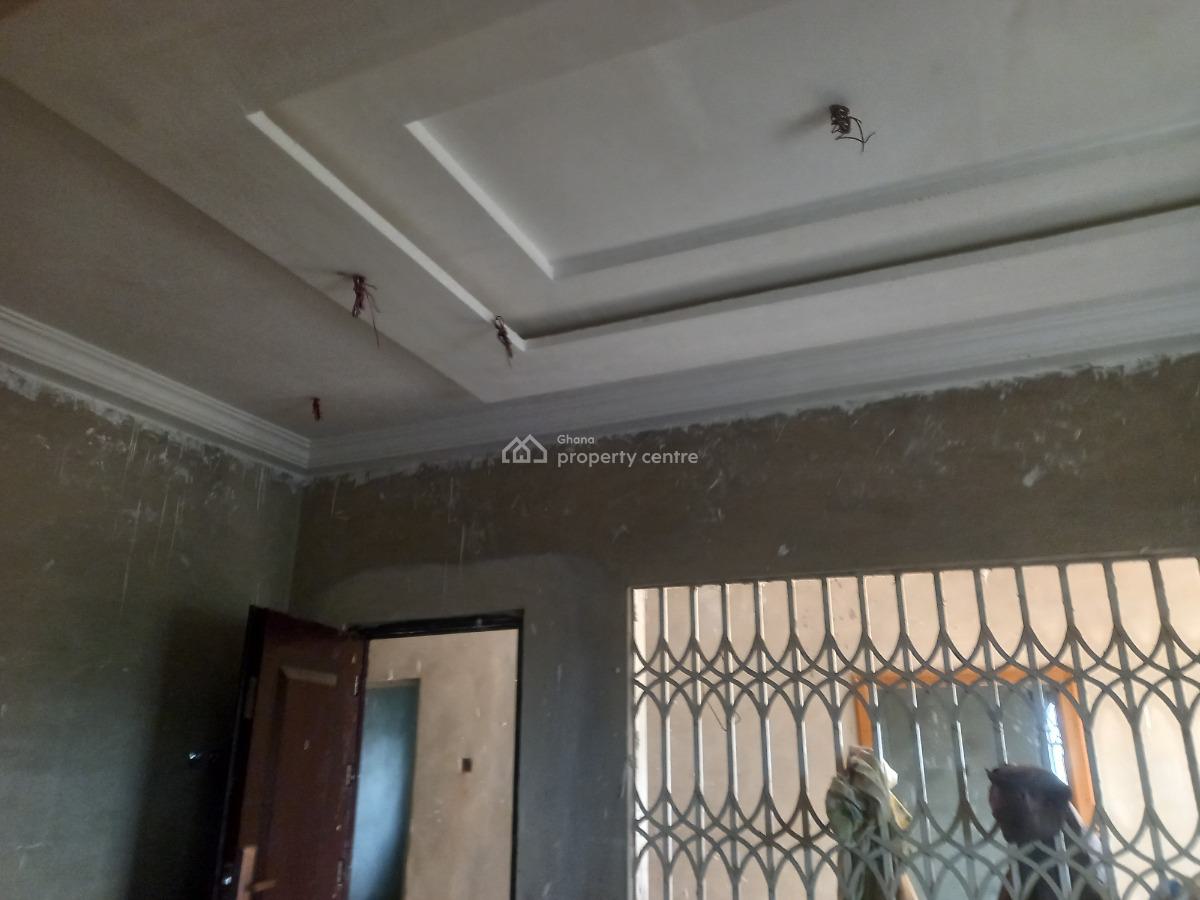 5 Bedrooms, Adesina, on Kenyasi Abrem Road., Kumasi Metropolitan, Ashanti, House for Sale