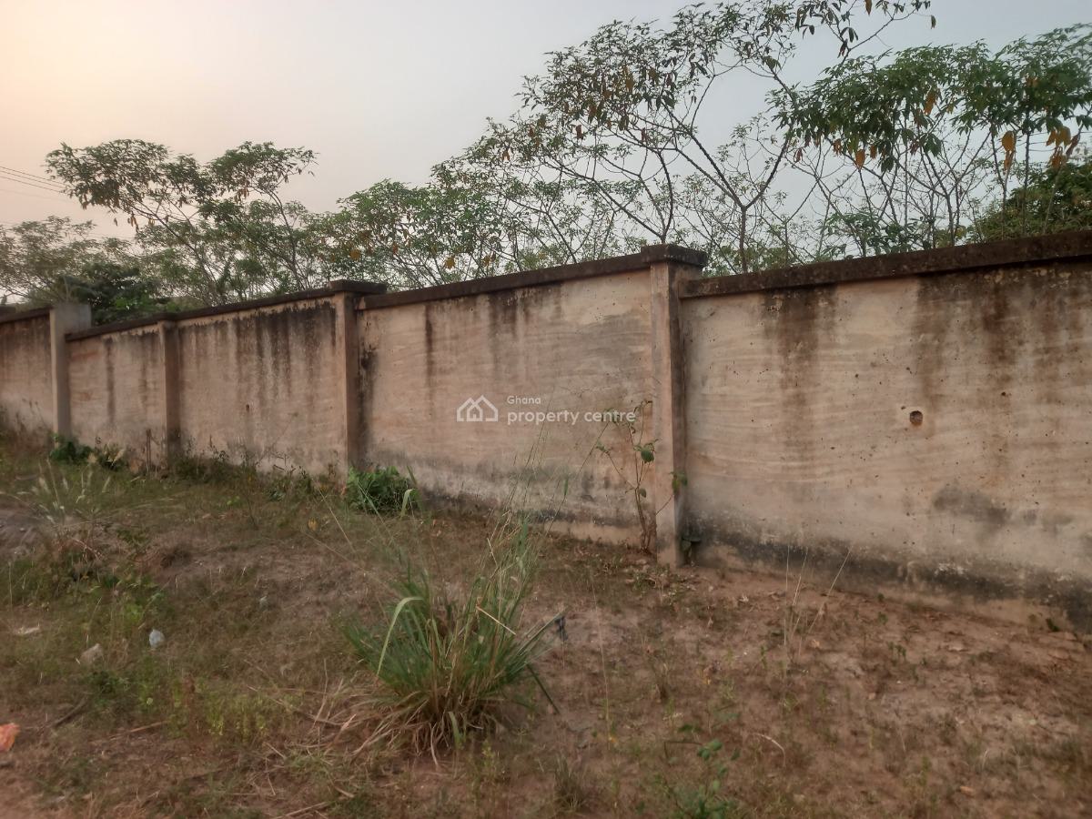 Filling Station Land ( Ejisu), Ejisu Donaso/ Lake Road., Ejisu-juaben Municipal, Ashanti, Land for Sale