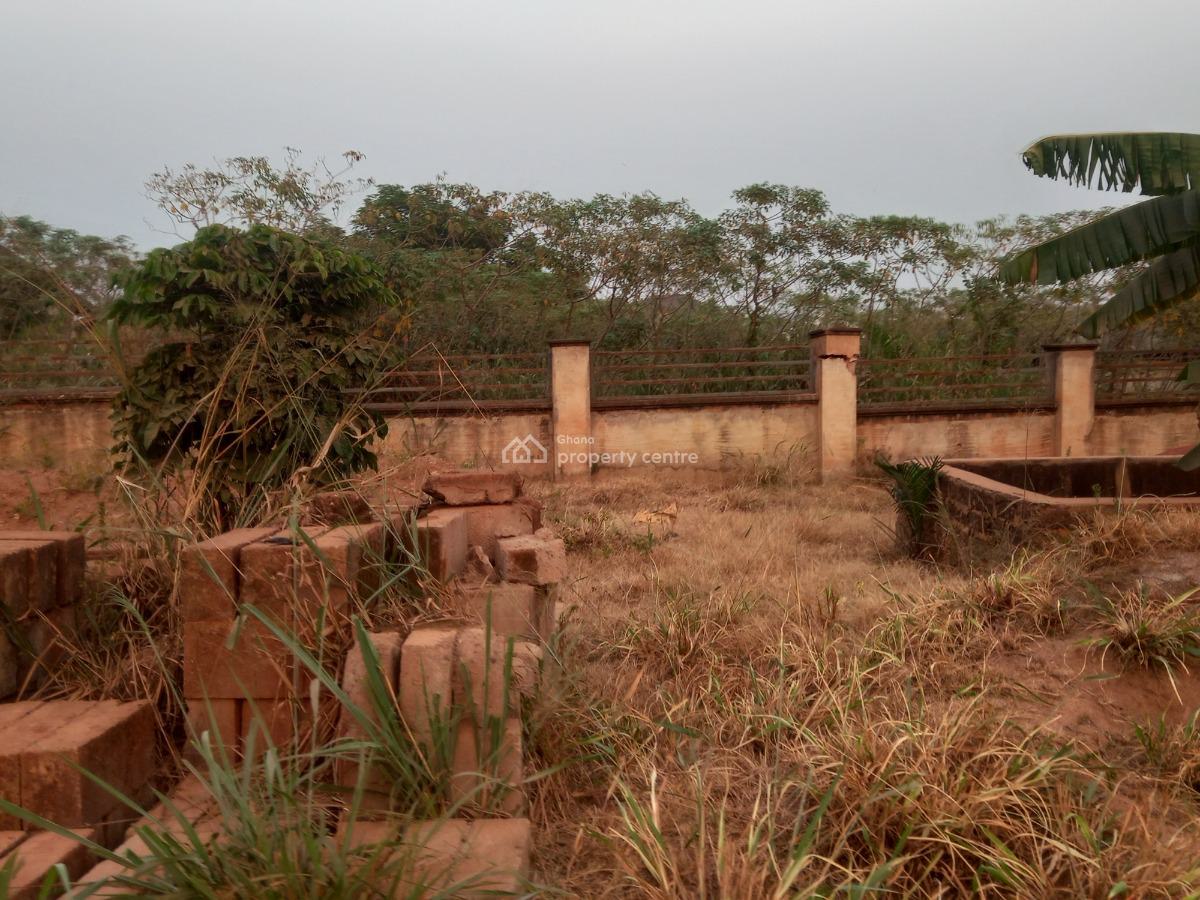 Filling Station Land ( Ejisu), Ejisu Donaso/ Lake Road., Ejisu-juaben Municipal, Ashanti, Land for Sale