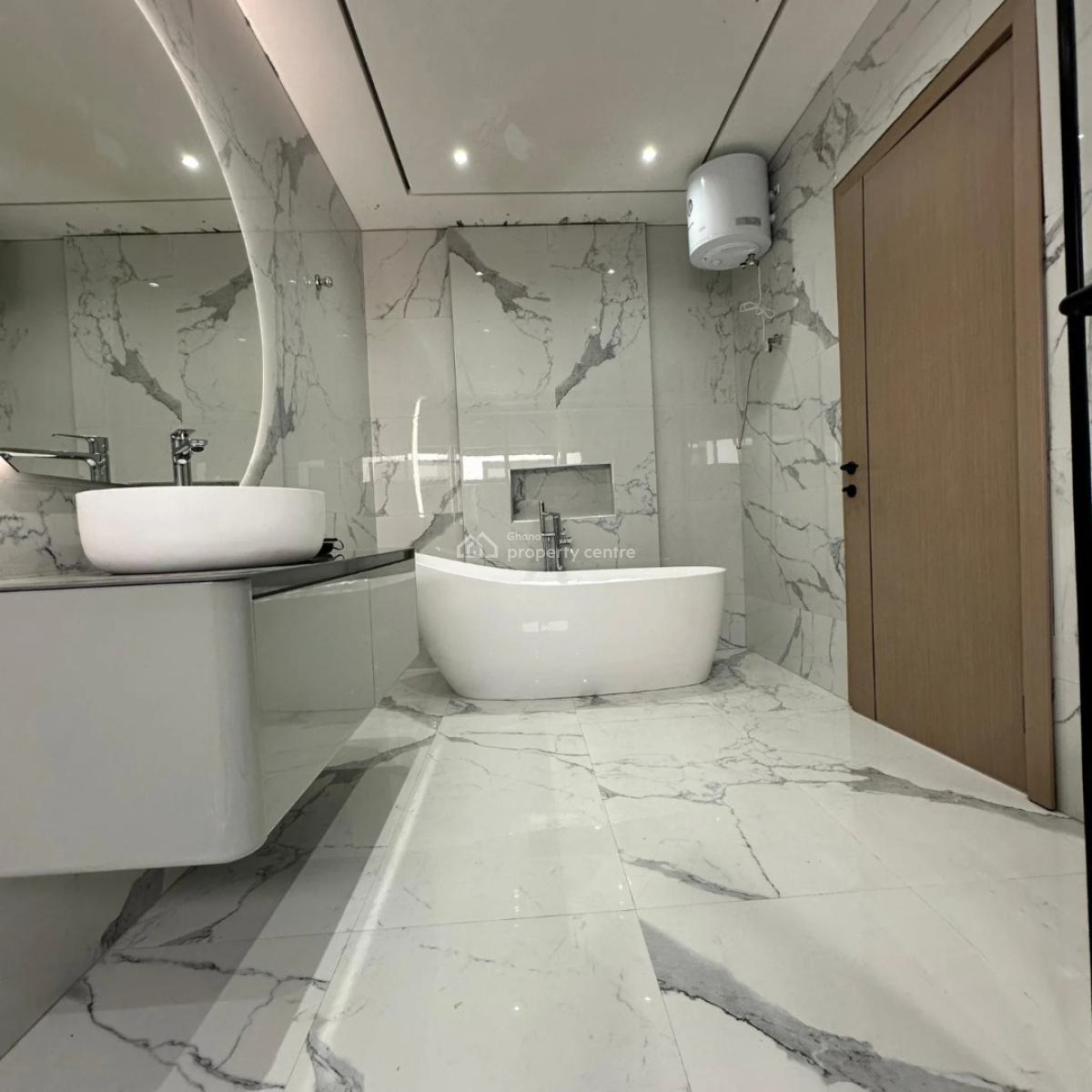 Executive 6 Bedroom, Ashaley Botwe, Adenta Municipal, Accra, House for Sale