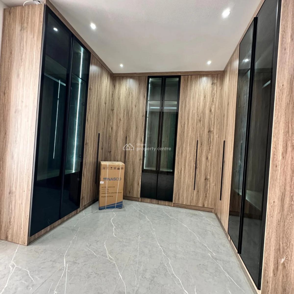 Executive 6 Bedroom, Ashaley Botwe, Adenta Municipal, Accra, House for Sale