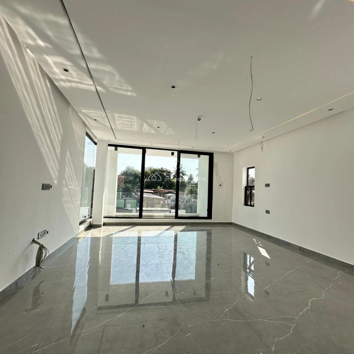 Executive 6 Bedroom, Ashaley Botwe, Adenta Municipal, Accra, House for Sale