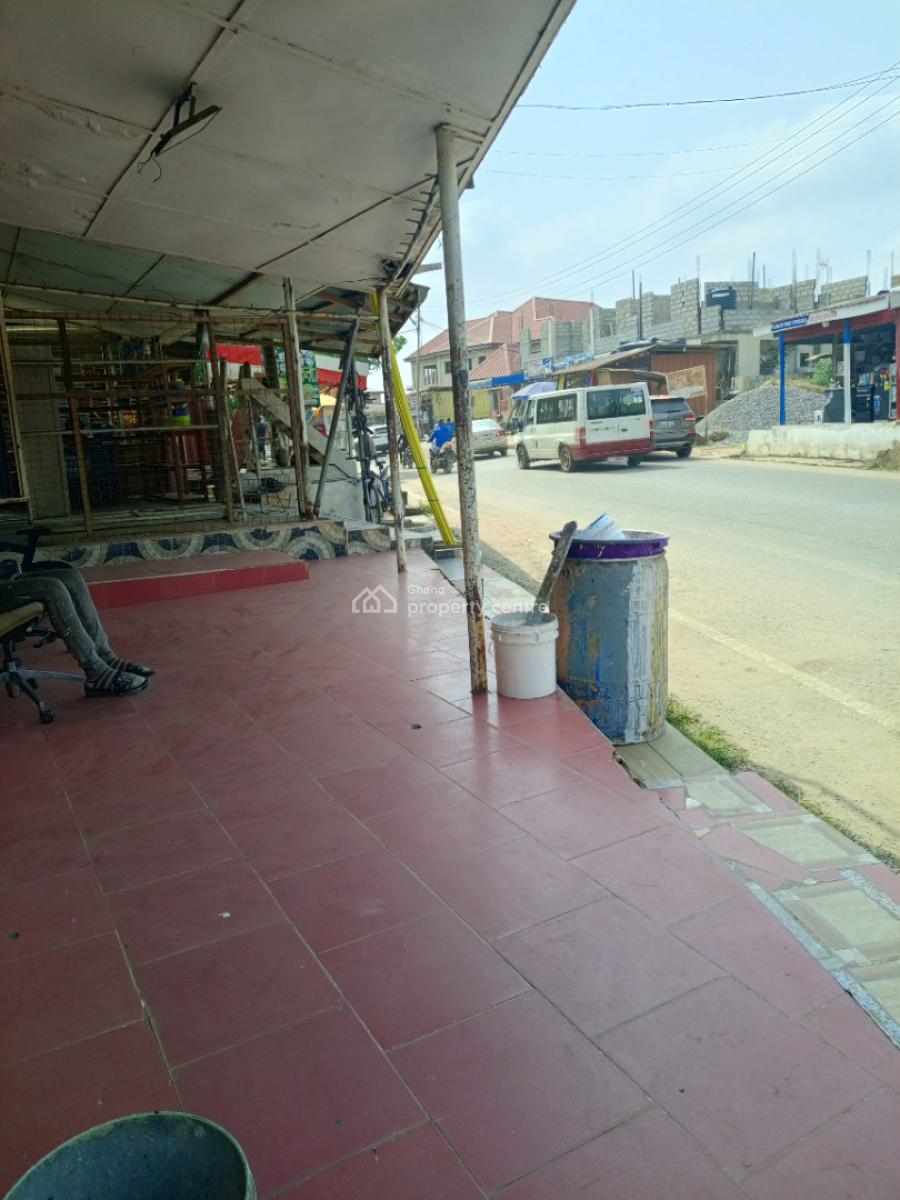 Roadside 4 Shops+ 3 Units Chamber Self, Ga Odumase, Ga Central Municipal, Accra, Shop for Sale