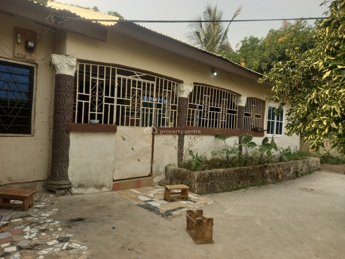4 Bedrooms, Kodie Danase, on Kumasi Offinso Road., Kumasi Metropolitan, Ashanti, House for Sale