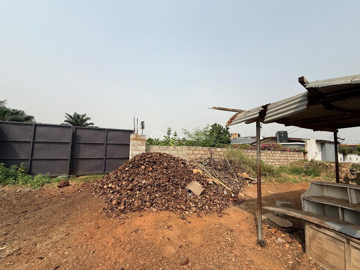 Land for Developers Or Residence Or Commercial, School Junction, Ashaley Botwe, Adenta Municipal, Accra, Mixed-use Land for Sale