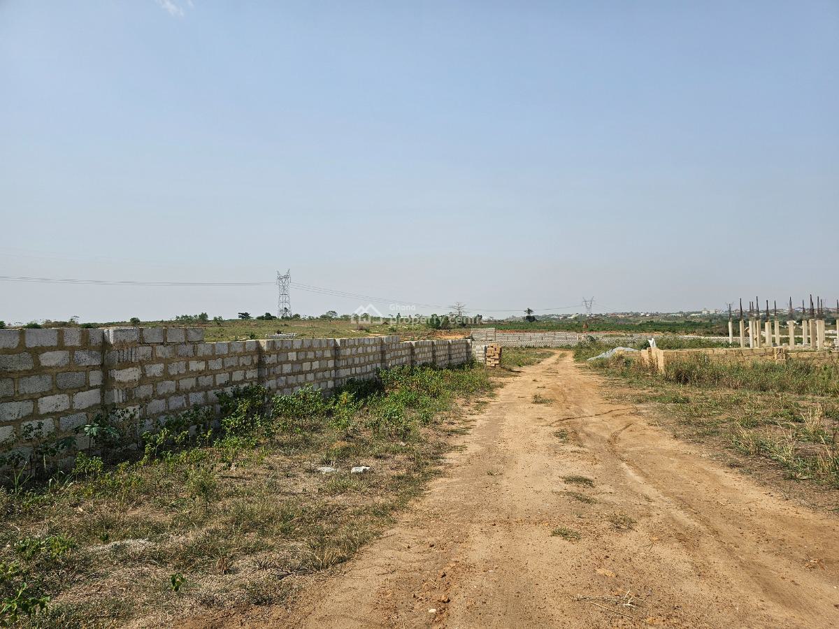 Ideal Gated Half Plot - Tema Omm. 25, Devtraco Road, Tema, Accra, Mixed-use Land for Sale