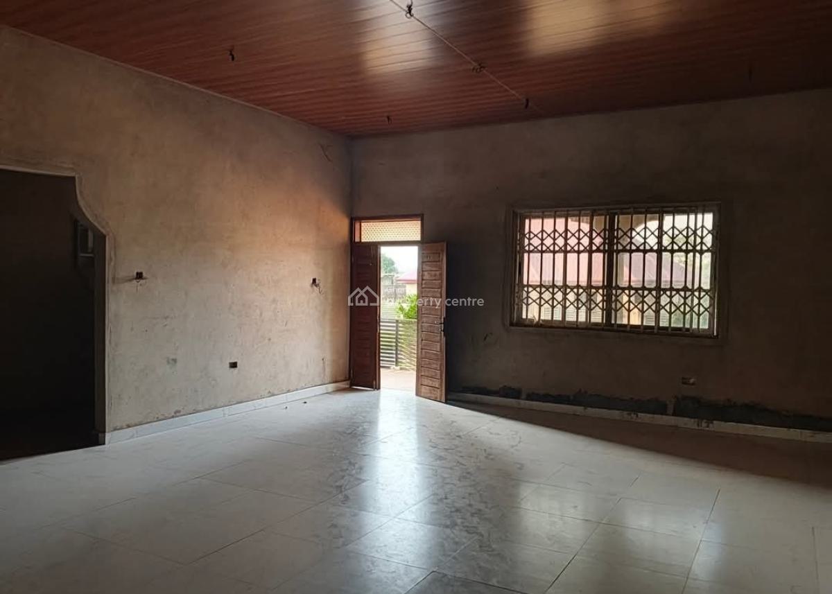 4 Bedrooms, Abuakwa,  Near Sofoline., Kumasi Metropolitan, Ashanti, House for Sale