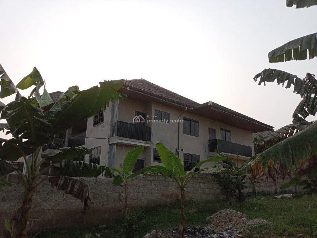 8 Bedrooms   ( 4 Apartments/ Flats), Santasi Trede, on Santasi Anwiankwanta Obuasi Road, Kumasi Metropolitan, Ashanti, House for Sale