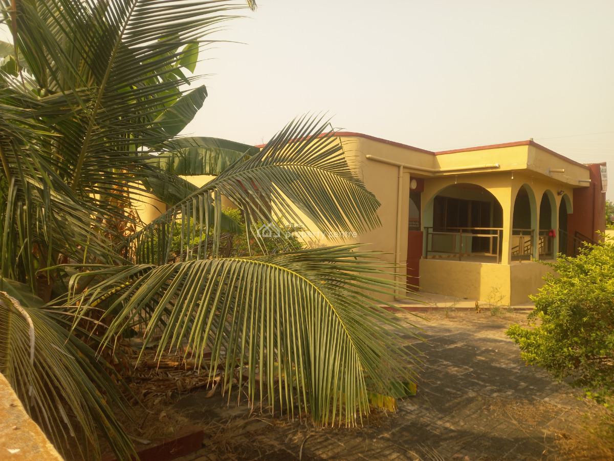 7 Bedrooms, Buokrom Estate, Kumasi Metropolitan, Ashanti, House for Sale