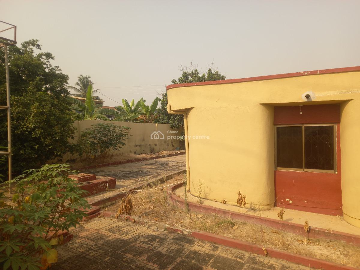 7 Bedrooms, Buokrom Estate, Kumasi Metropolitan, Ashanti, House for Sale