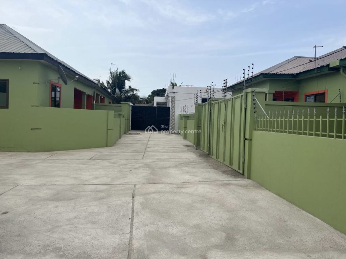 Mini Estate, Chrispo City, Kasoa, Awutu-senya East, Central Region, Townhouse for Sale
