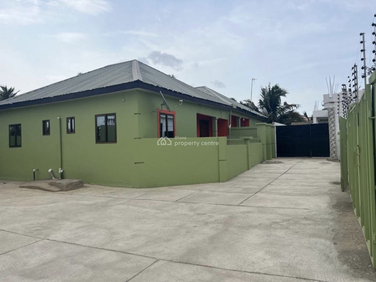 Mini Estate, Chrispo City, Kasoa, Awutu-senya East, Central Region, Townhouse for Sale