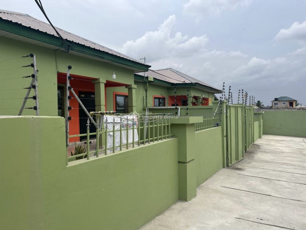 Mini Estate, Chrispo City, Kasoa, Awutu-senya East, Central Region, Townhouse for Sale