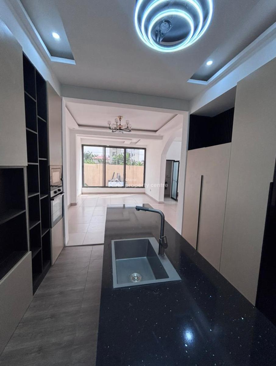Executive 5 Bedroom, North Ridge, Accra, House for Sale