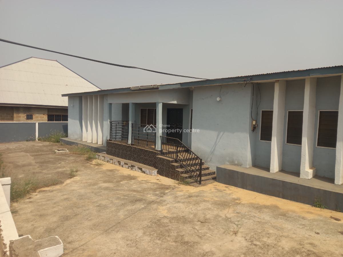 4 Bedrooms, Fumesua Okyerekrom,  Tech Ejisu Road, Kumasi Metropolitan, Ashanti, House for Sale