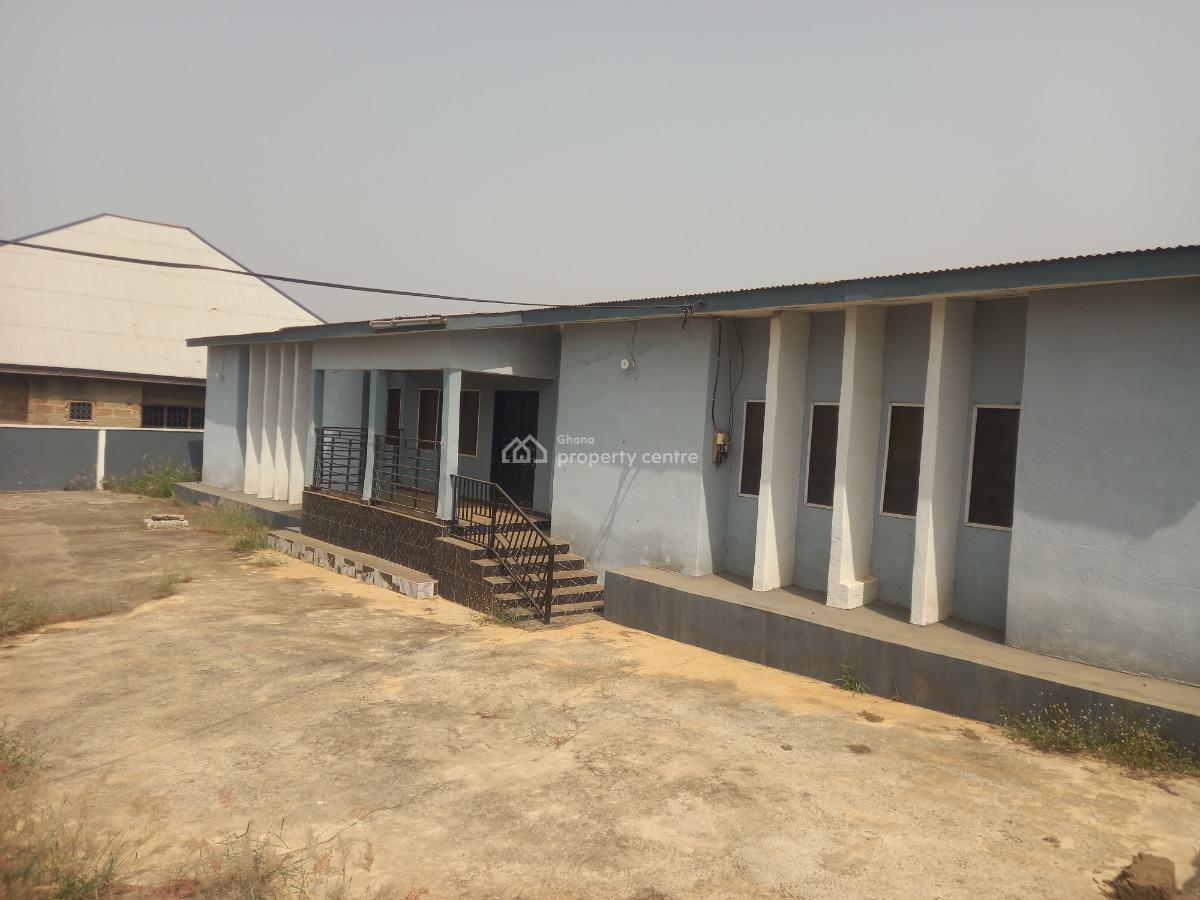 4 Bedrooms, Fumesua Okyerekrom,  Tech Ejisu Road, Kumasi Metropolitan, Ashanti, House for Sale