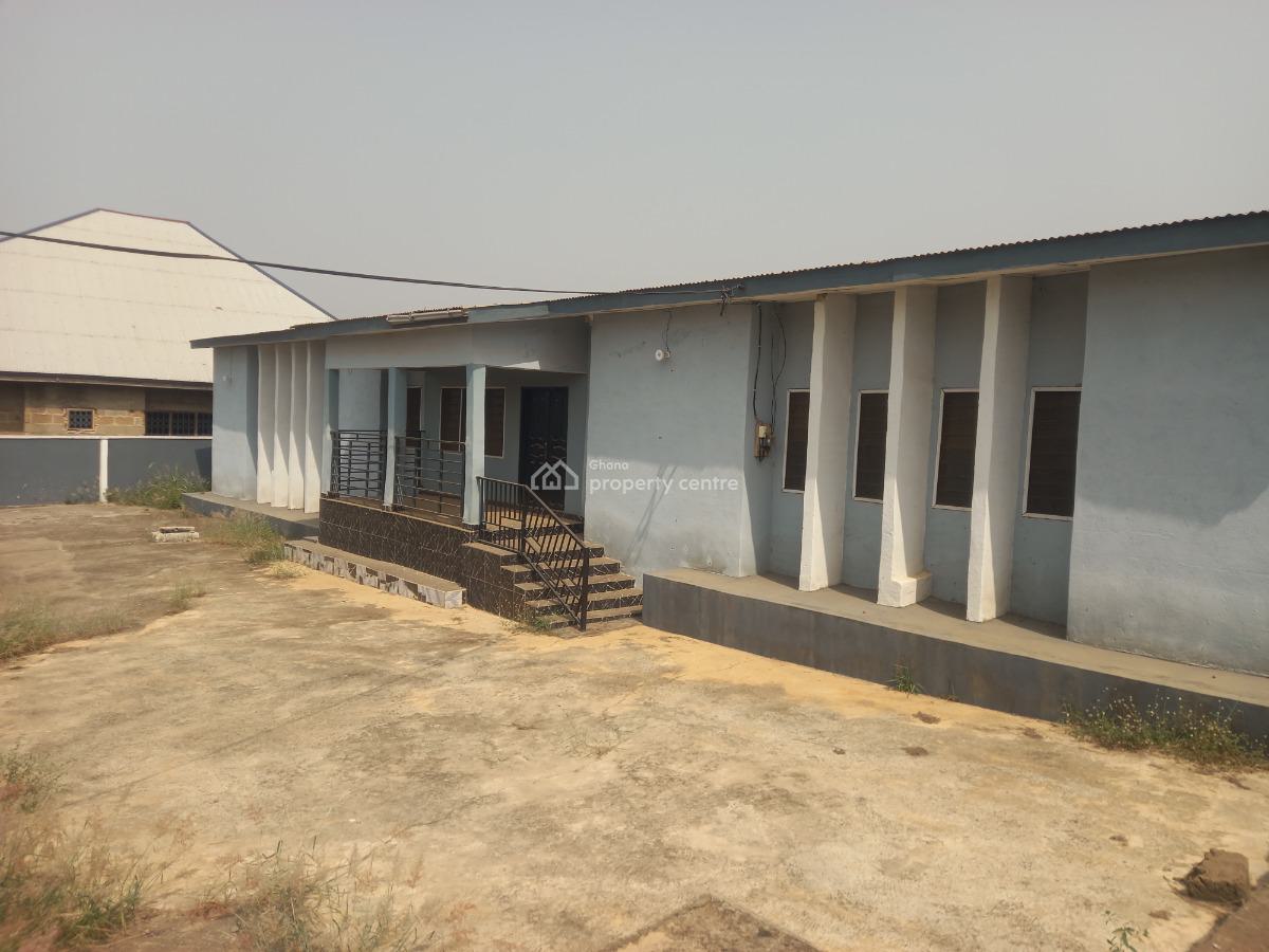 4 Bedrooms, Fumesua Okyerekrom,  Tech Ejisu Road, Kumasi Metropolitan, Ashanti, House for Sale