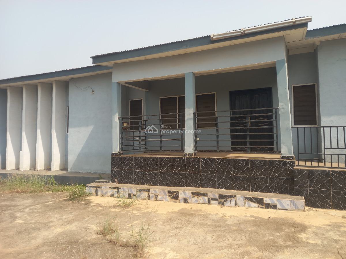 4 Bedrooms, Fumesua Okyerekrom,  Tech Ejisu Road, Kumasi Metropolitan, Ashanti, House for Sale