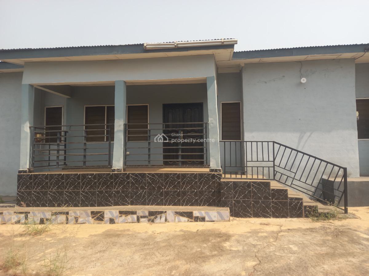 4 Bedrooms, Fumesua Okyerekrom,  Tech Ejisu Road, Kumasi Metropolitan, Ashanti, House for Sale