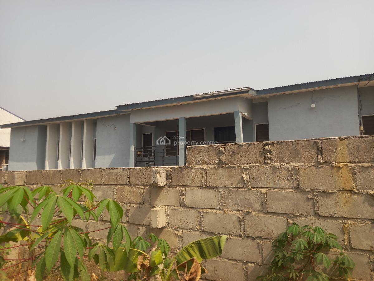 4 Bedrooms, Fumesua Okyerekrom,  Tech Ejisu Road, Kumasi Metropolitan, Ashanti, House for Sale
