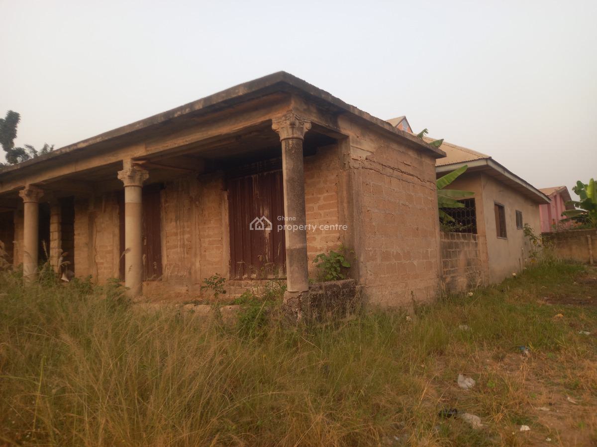 6 Bedrooms & 5 Stores/ Shops, Kronum, Kumasi Metropolitan, Ashanti, House for Sale