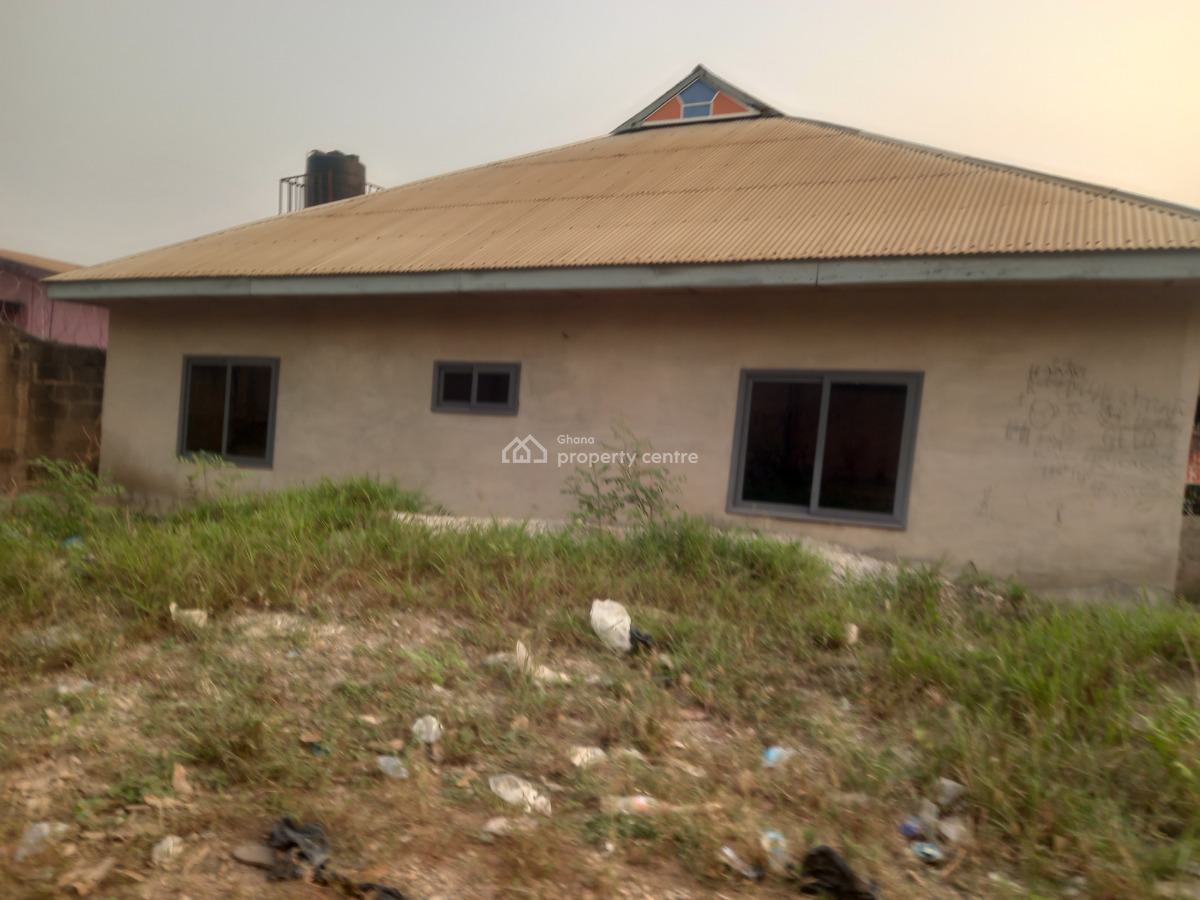 6 Bedrooms & 5 Stores/ Shops, Kronum, Kumasi Metropolitan, Ashanti, House for Sale