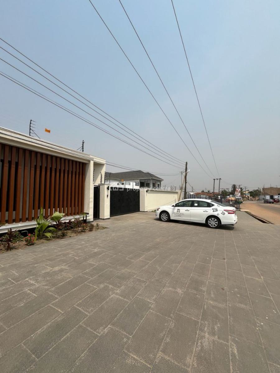 Executive 4 Bedroom with Bedroom Boys Quarters & Swimming Pool, Adjiringanor, East Legon, Accra, House for Sale