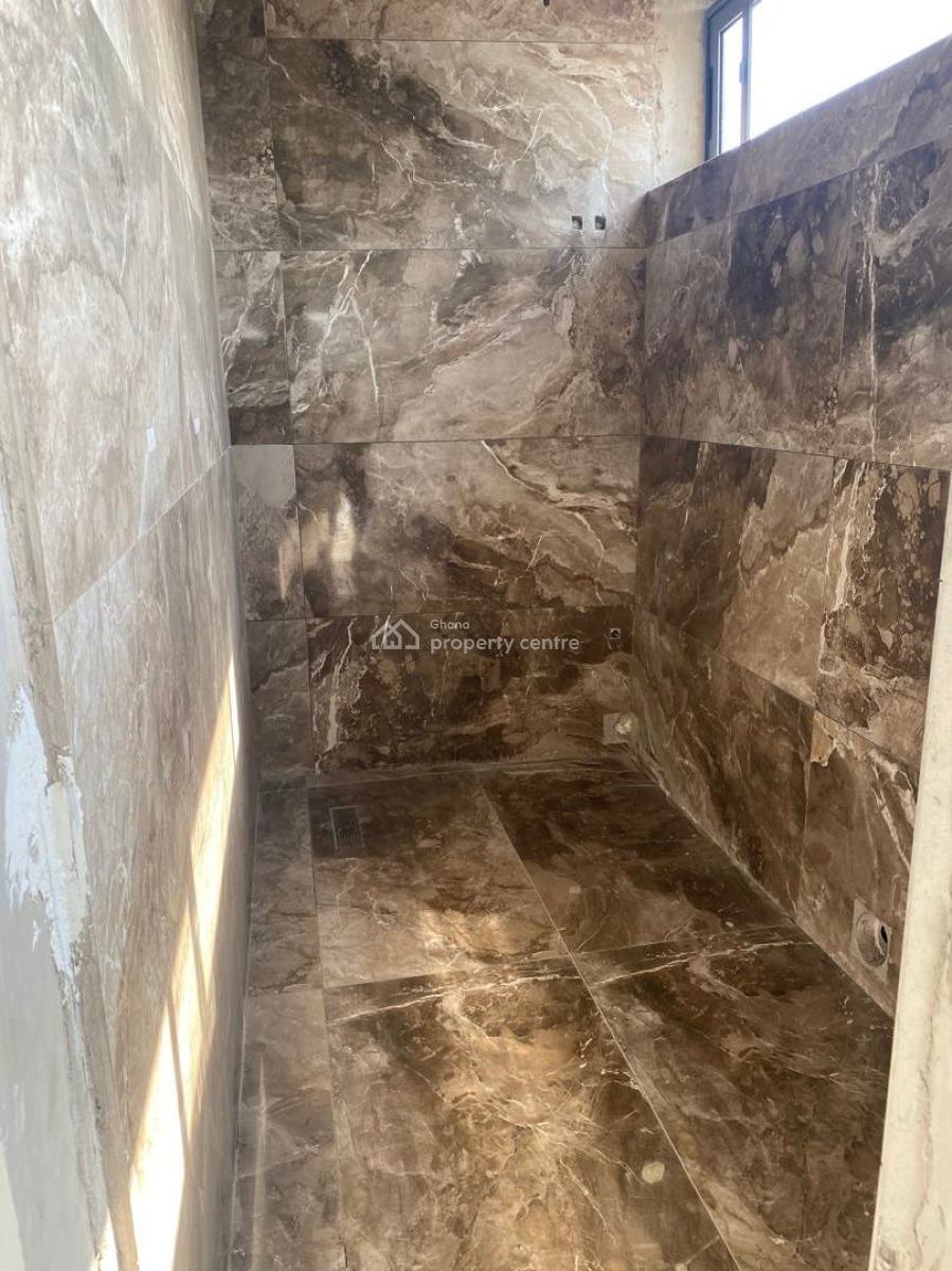 300 Square Metres  Office Space  in a Good Locationn, Labone, North Labone, Accra, Commercial Property for Rent