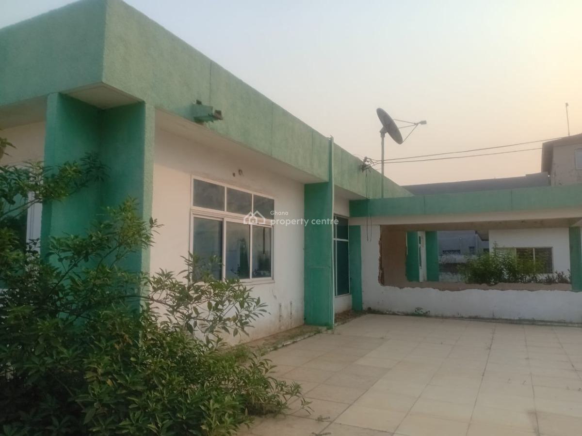 Massive Old Building on 2 and Half Plot  in a Highly Prime Area, Dzorwulu, Dzorwulu, Accra, House for Sale
