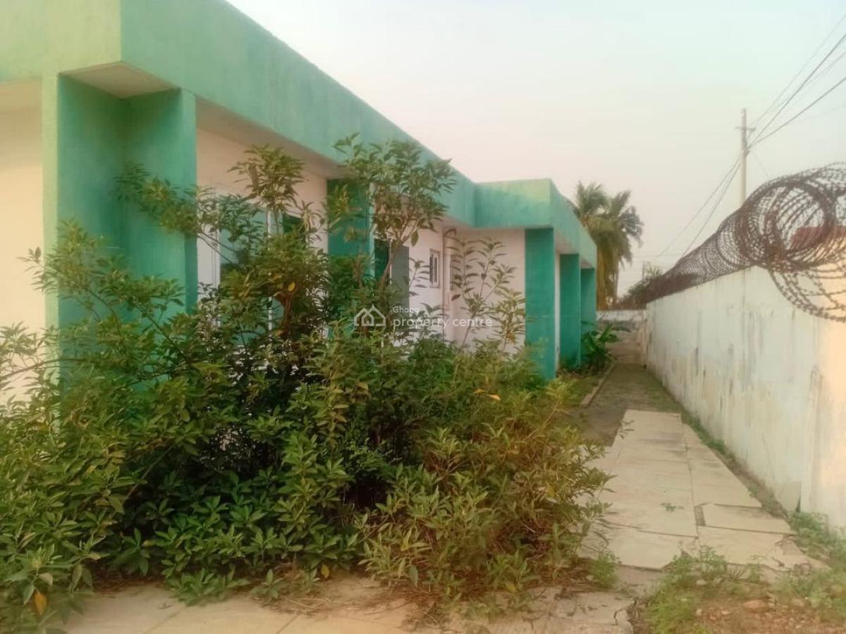 Massive Old Building on 2 and Half Plot  in a Highly Prime Area, Dzorwulu, Dzorwulu, Accra, House for Sale