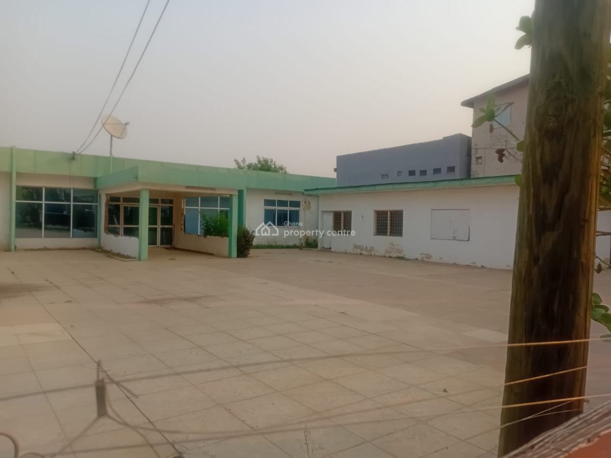 Massive Old Building on 2 and Half Plot  in a Highly Prime Area, Dzorwulu, Dzorwulu, Accra, House for Sale