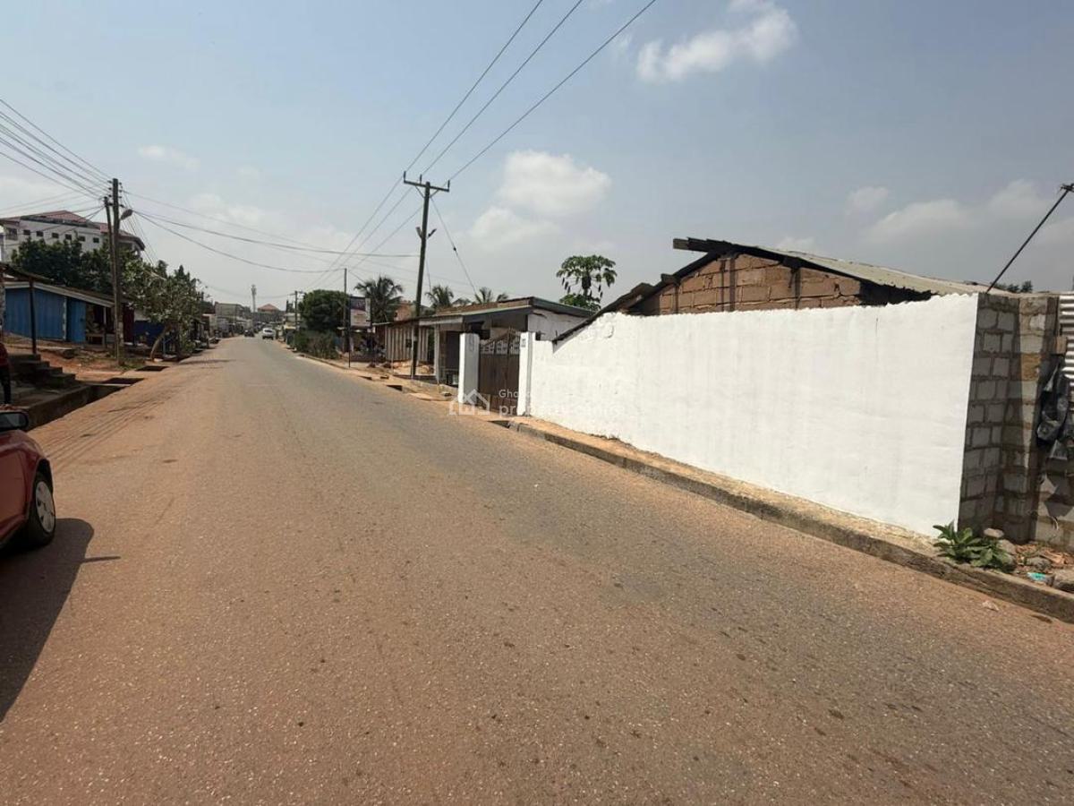 3 Stores and 3 Units of 1 Bedrooms with 6 Single Room Selfcontains, Omanjor, Sowutuom, Ga Central Municipal, Accra, House for Sale