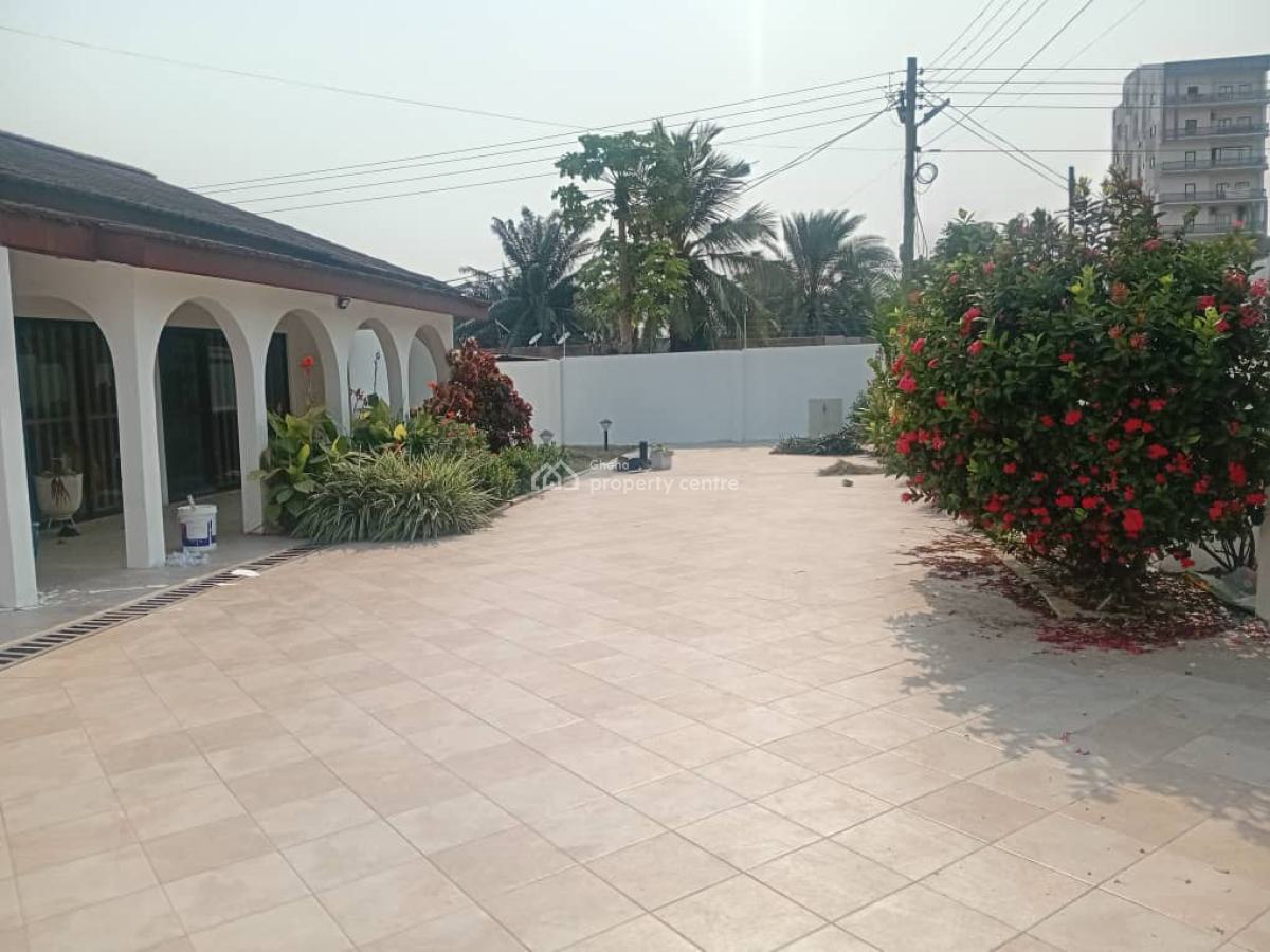 (3) Bedrooms, Abelemkpe, Accra, Terraced Bungalow for Rent
