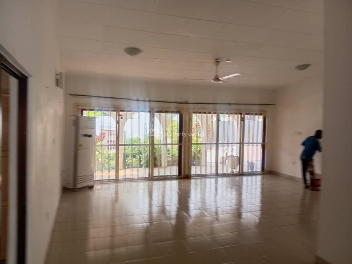 (3) Bedrooms, Abelemkpe, Accra, Terraced Bungalow for Rent