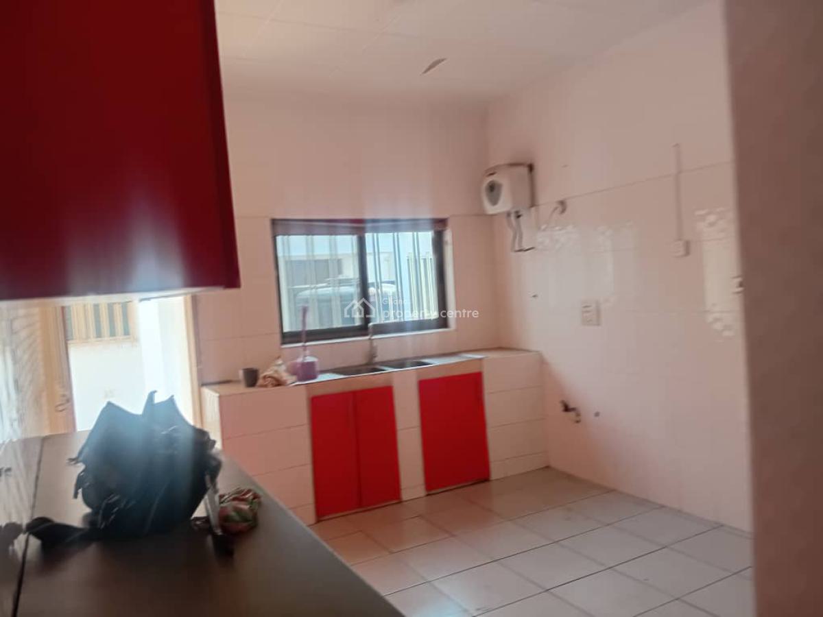 (3) Bedrooms, Abelemkpe, Accra, Terraced Bungalow for Rent