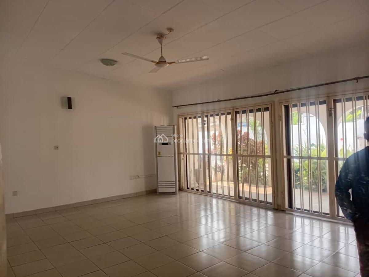 (3) Bedrooms, Abelemkpe, Accra, Terraced Bungalow for Rent