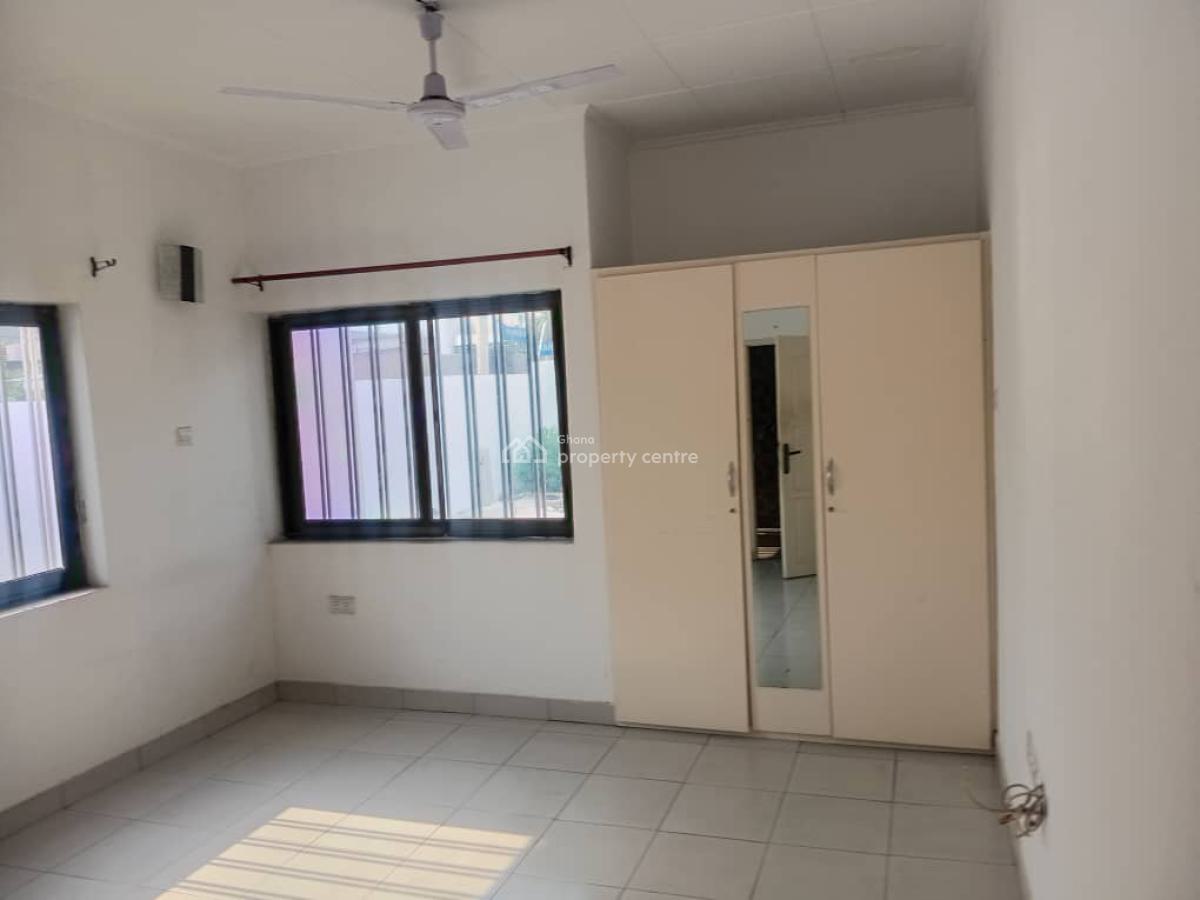 (3) Bedrooms, Abelemkpe, Accra, Terraced Bungalow for Rent